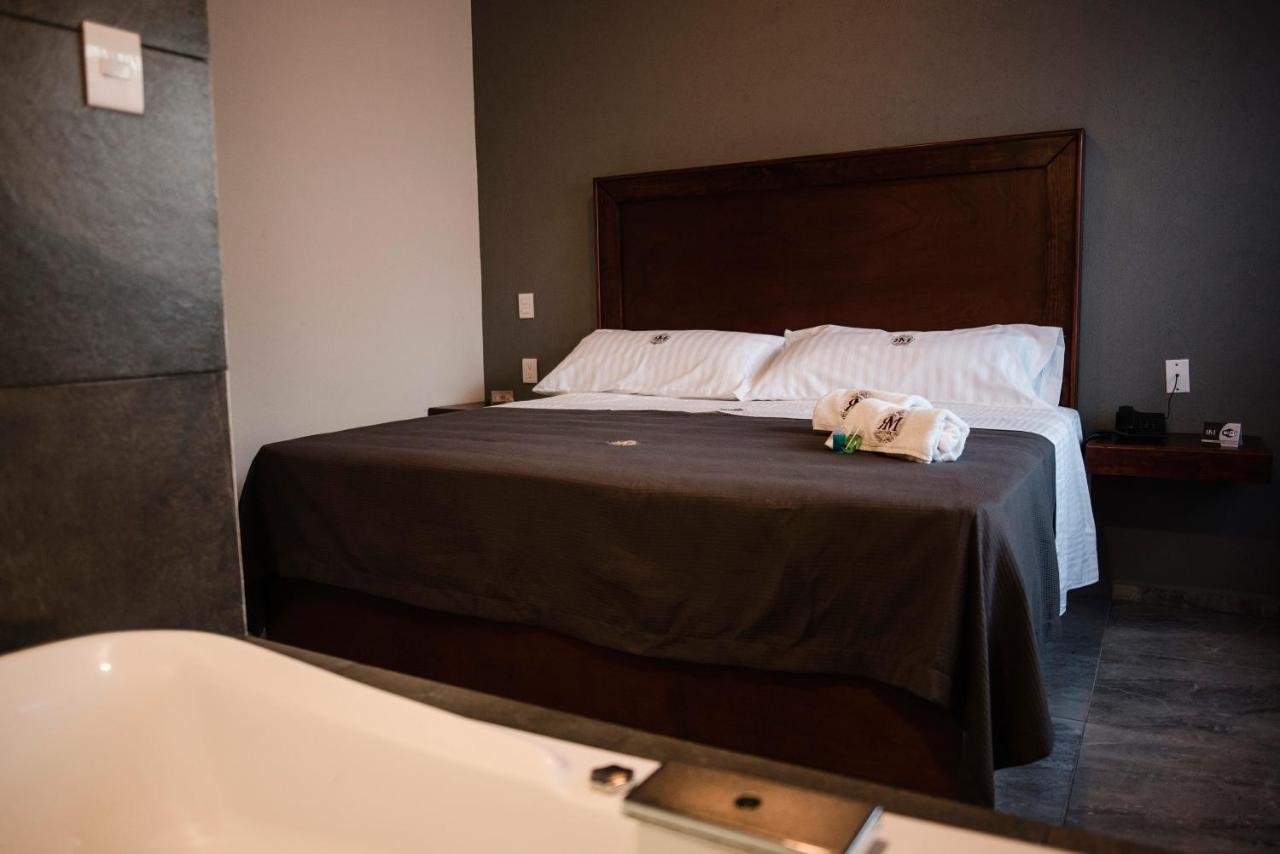 Hotel Rm Avandaro บาเญเดบราโว ภายนอก รูปภาพ